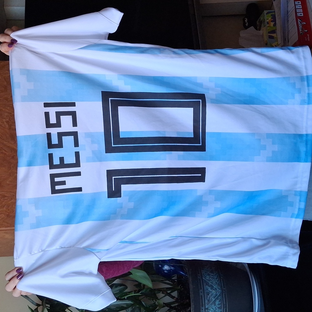 New Messi #10 Argentina Jersey – XL